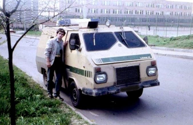 An early DARTZ armoured cash-in-transit van on the RAF 2203 Latvija, around 1988