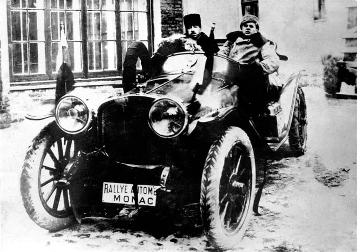The Russo-Balt C24/55 with its Monaco rally plate before the start of the 1912 Monte Carlo Rally