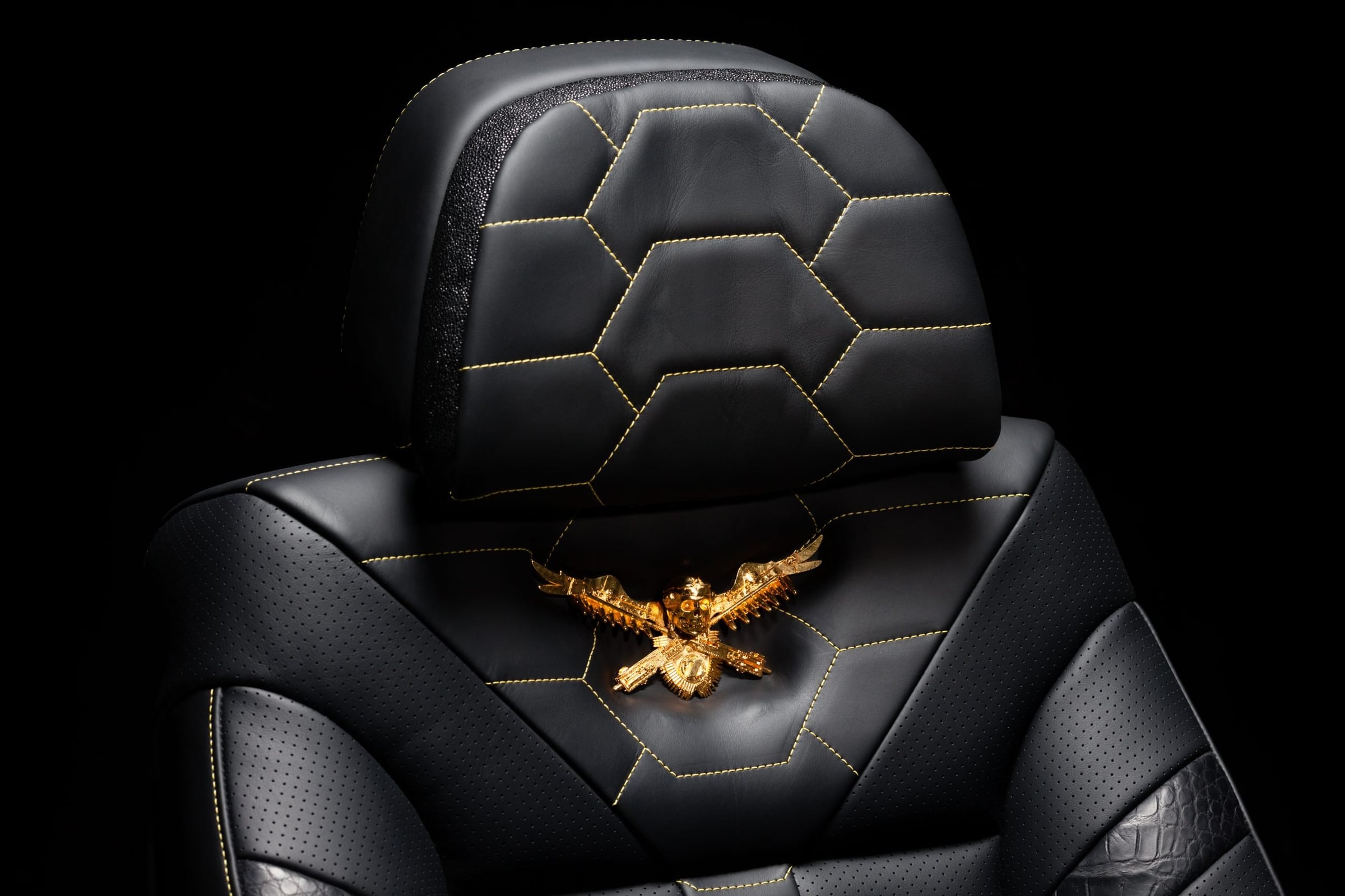 DARTZ Black Alligator seat detail
