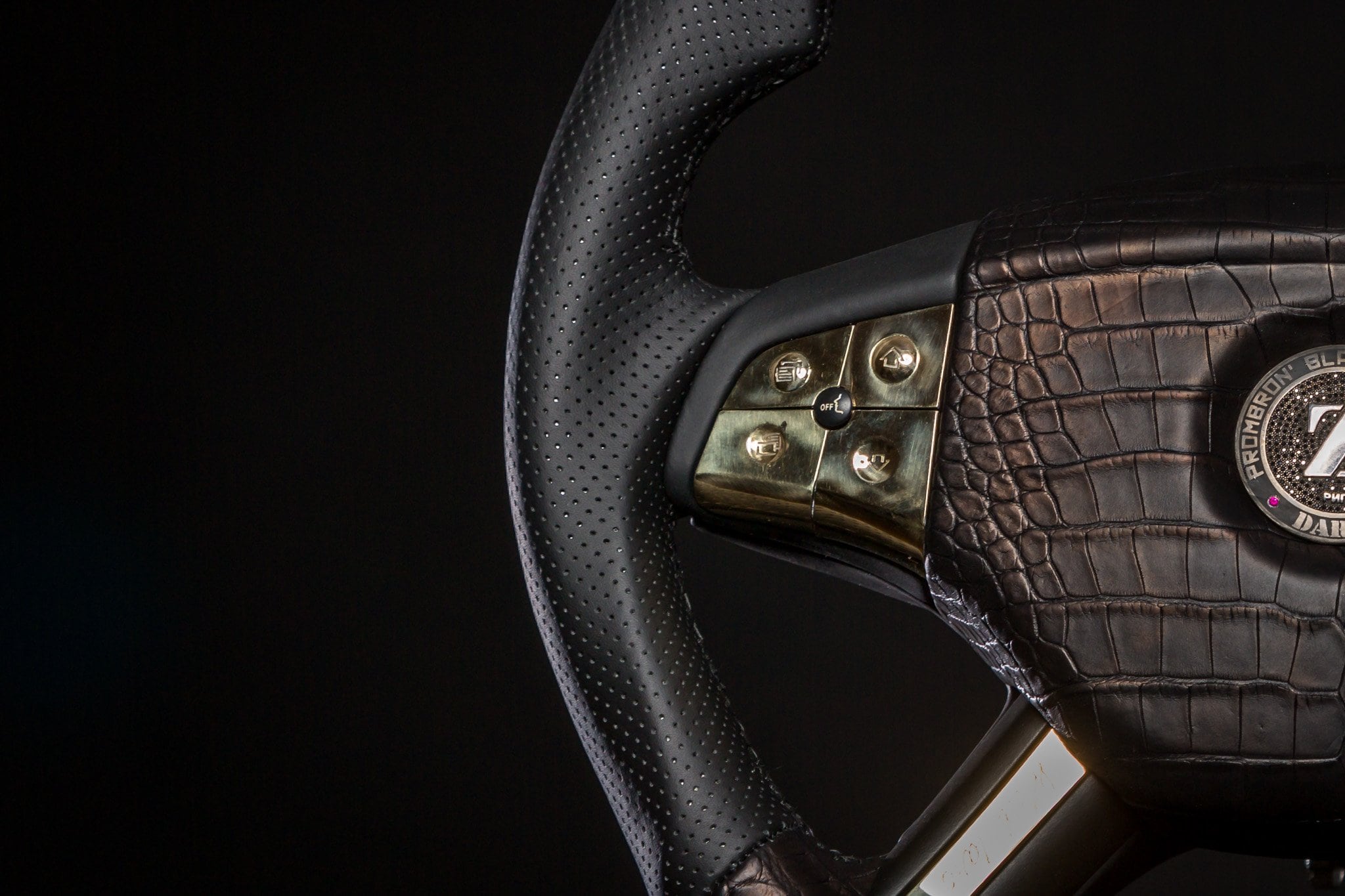 DARTZ steering wheel detail