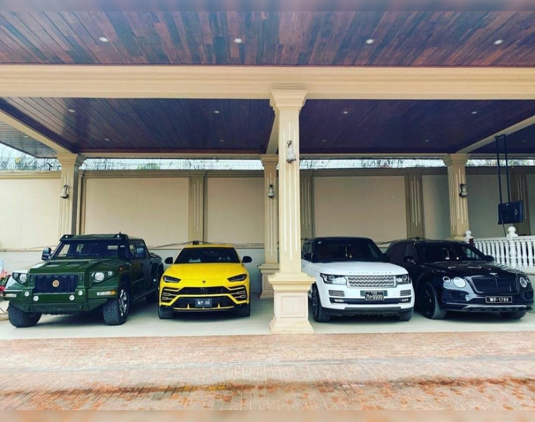 DARTZ in a tycoon garage